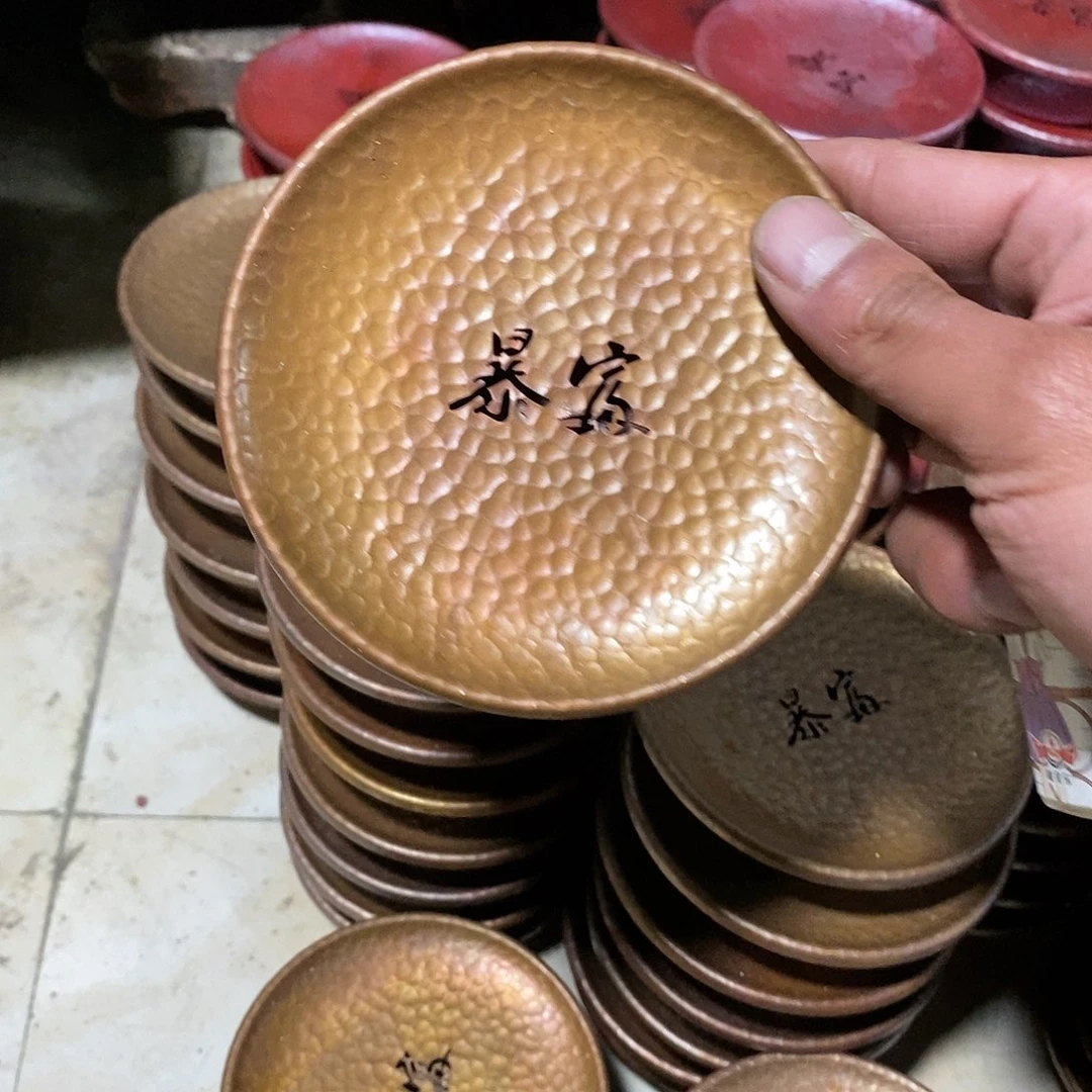 手工锻打工艺小壶承黄色