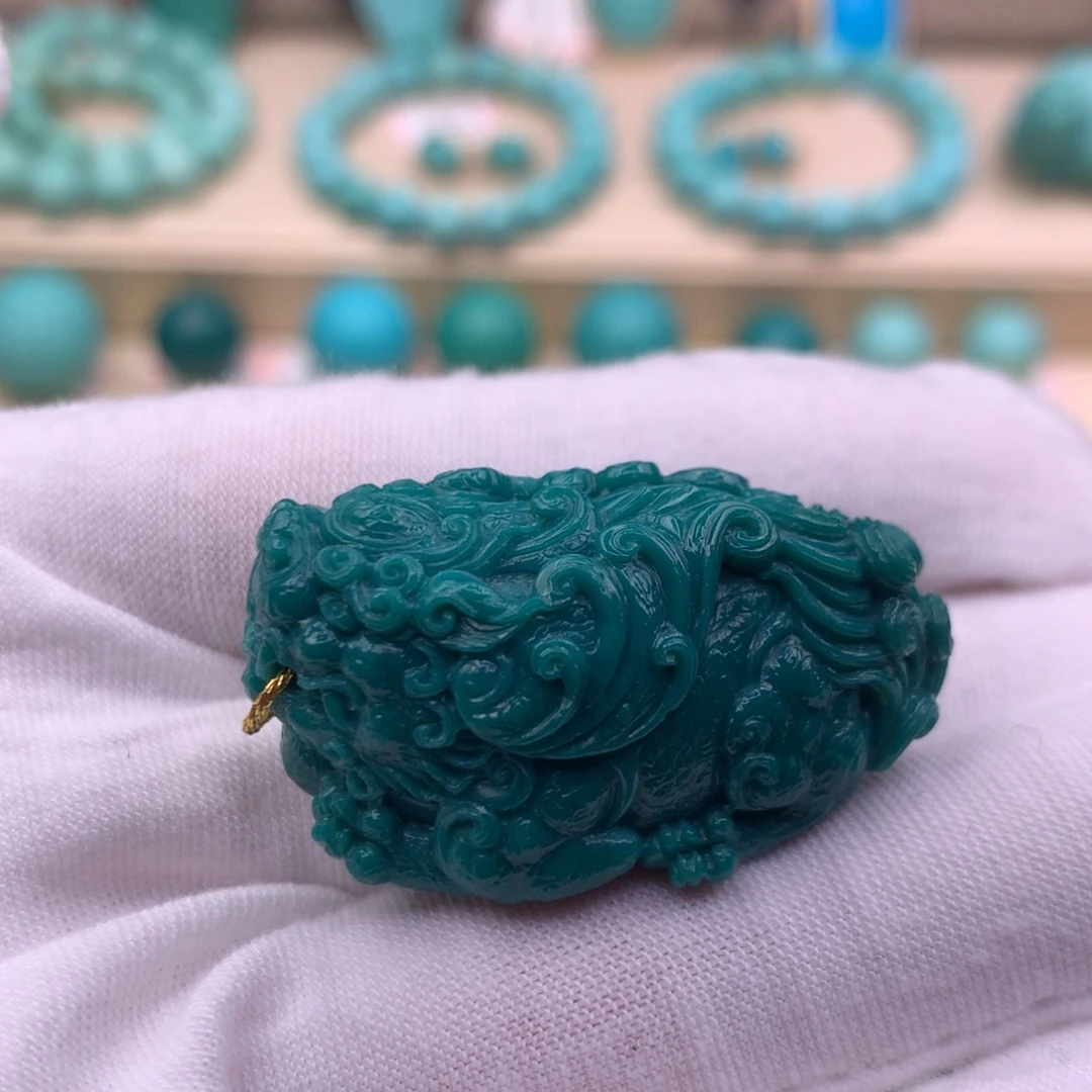 绿松石未镶嵌珠宝奇石