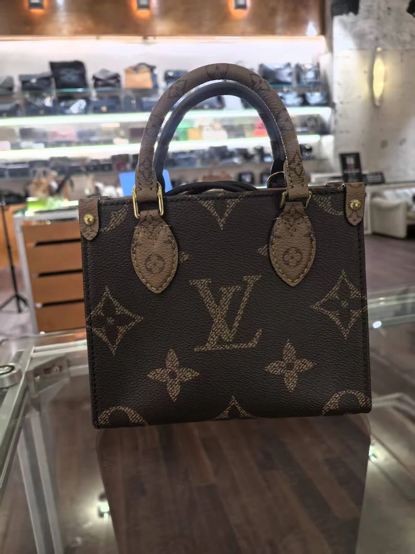 全新未使用 LV HIHI/LV 路易威登 老花OnthegoBB 芯片款  二店