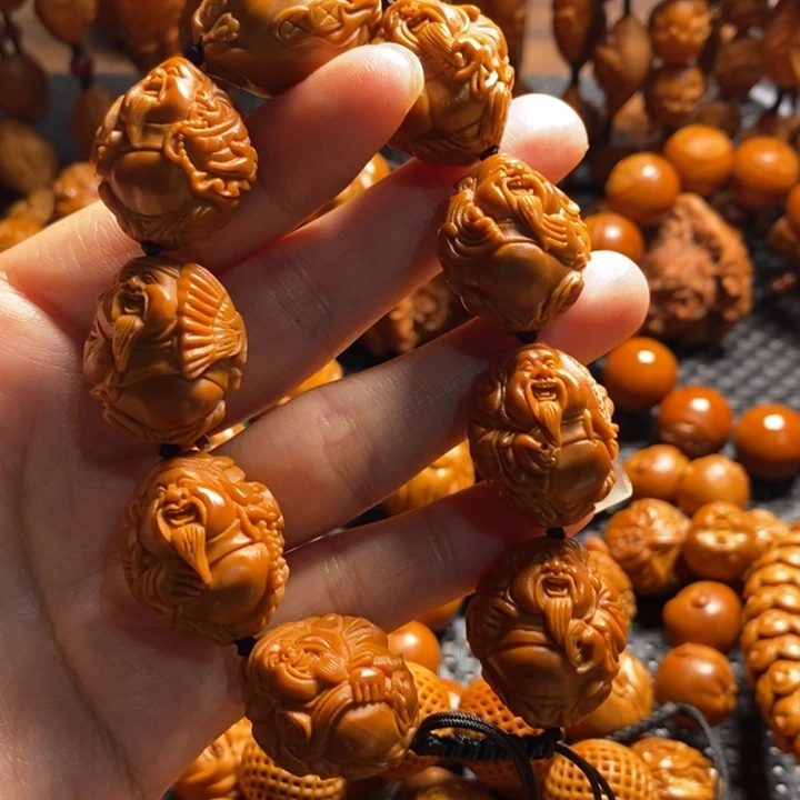 吊坠橄榄核八宝财神