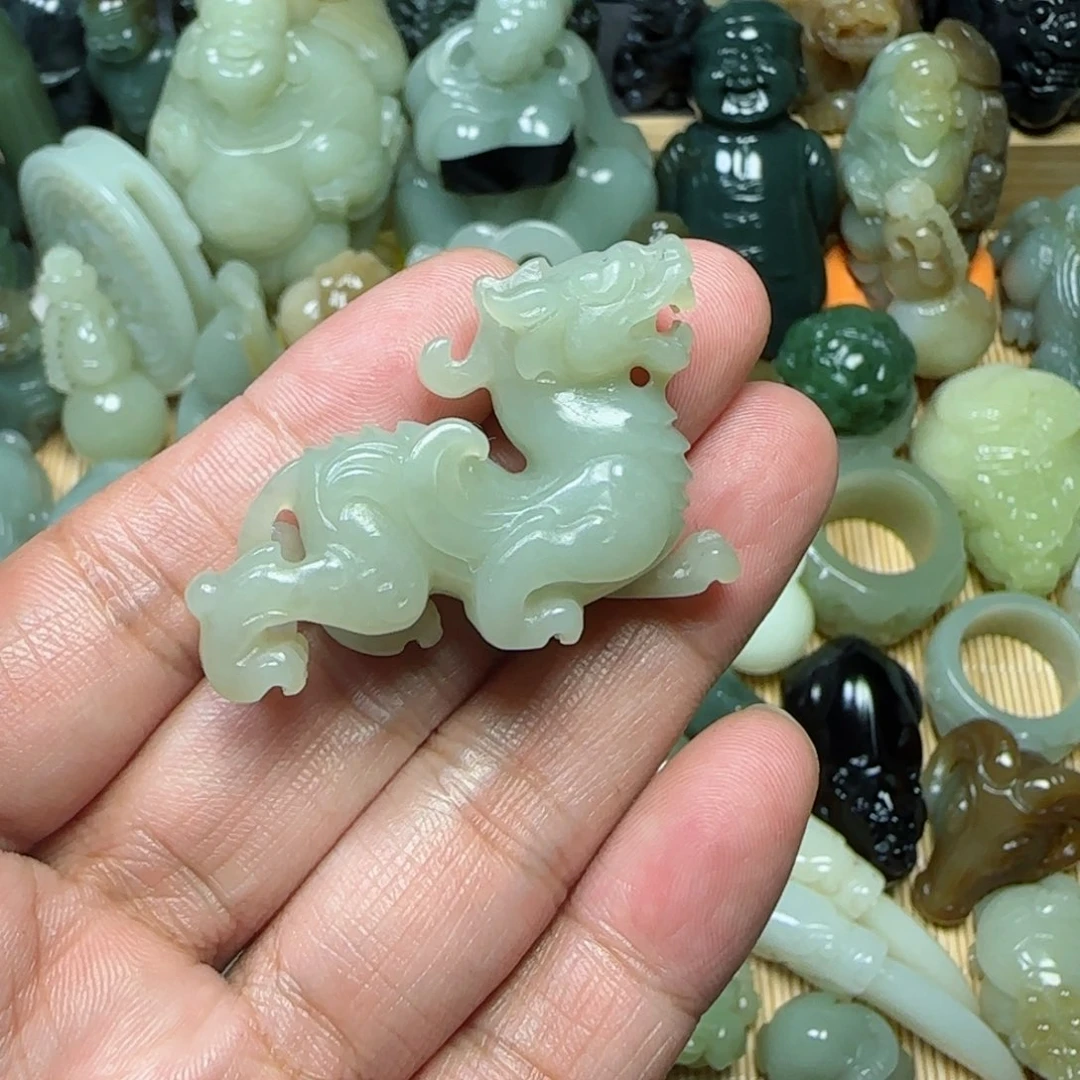 未镶嵌和田玉挂件