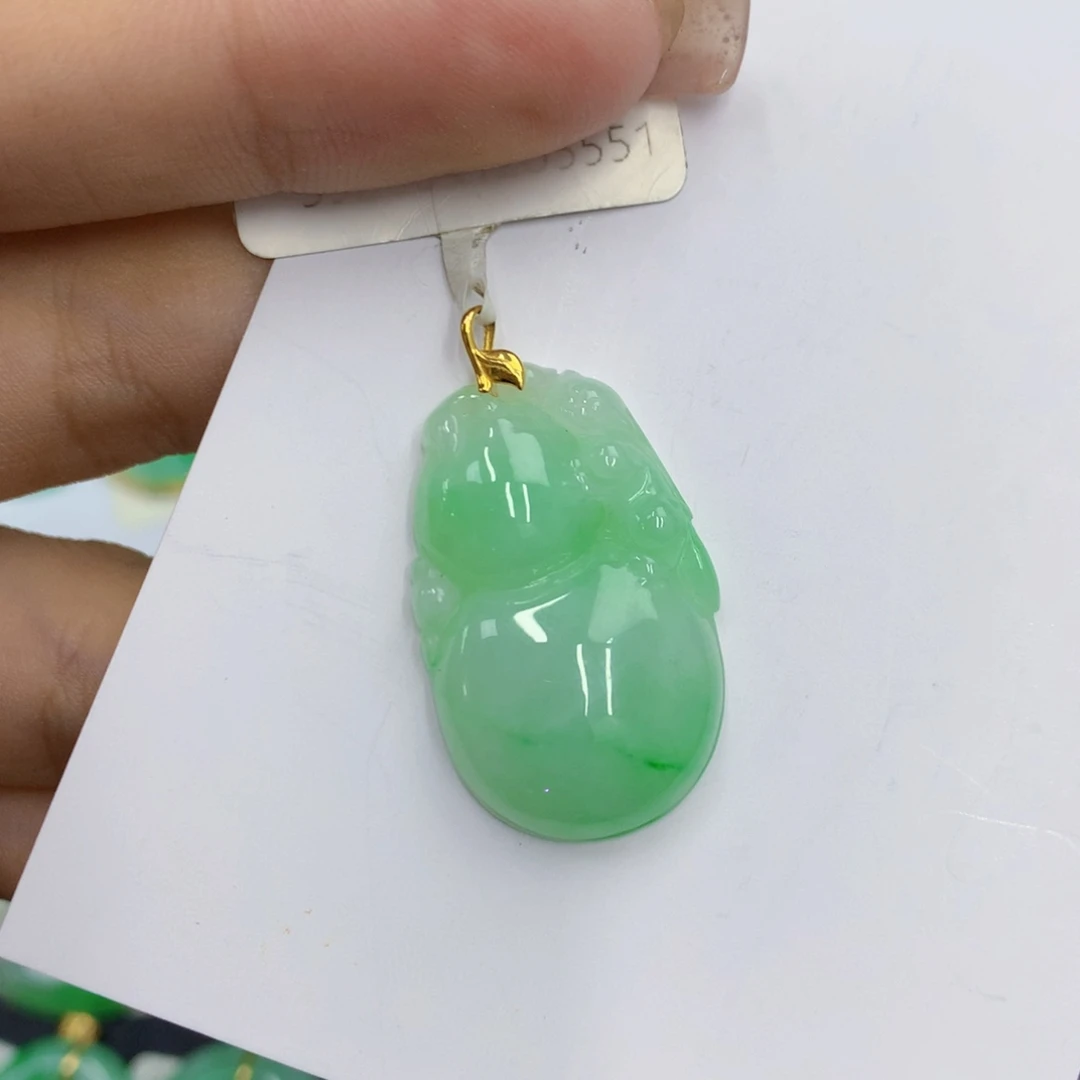 翡翠18K金镶嵌颈饰翡翠