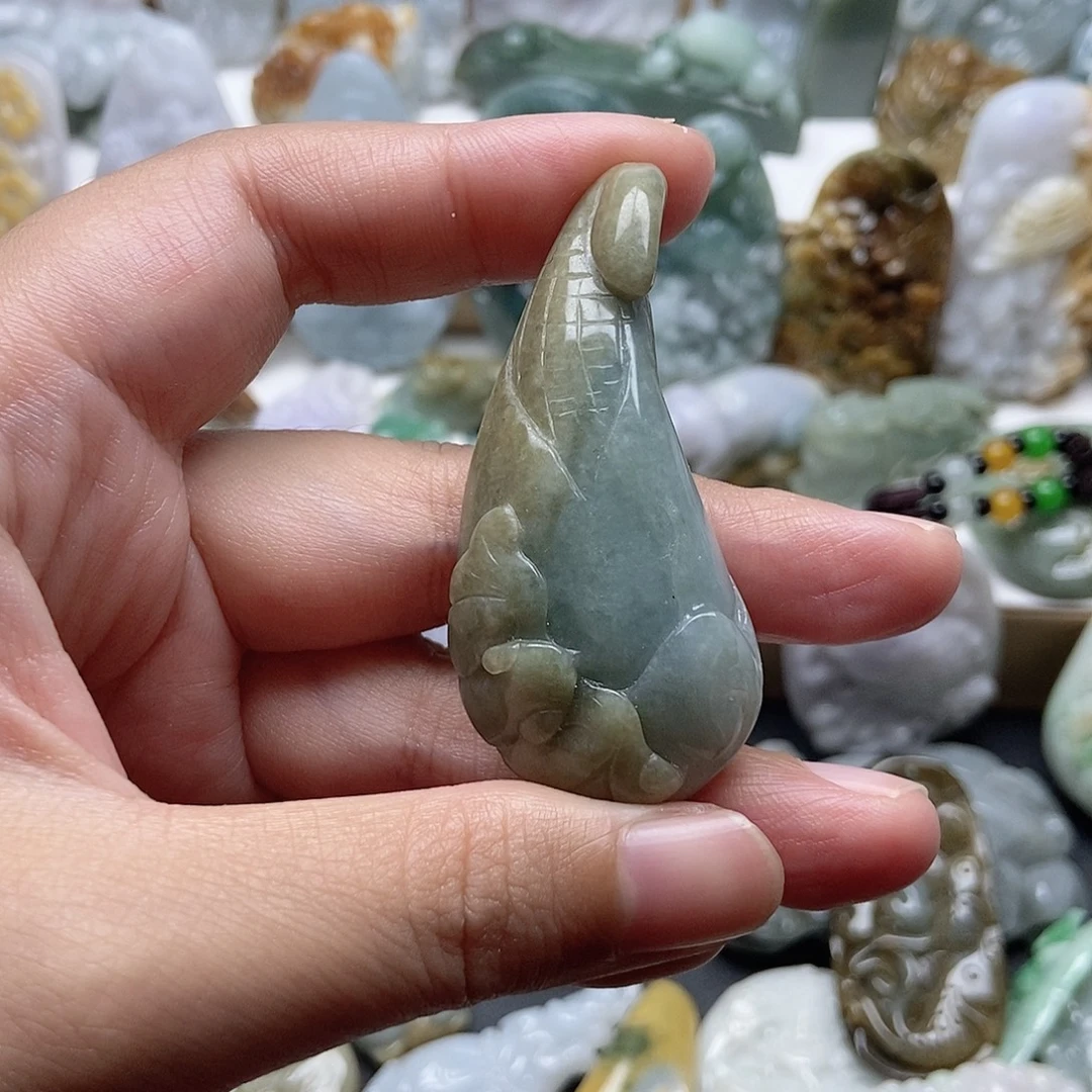 翡翠未镶嵌颈饰翡翠