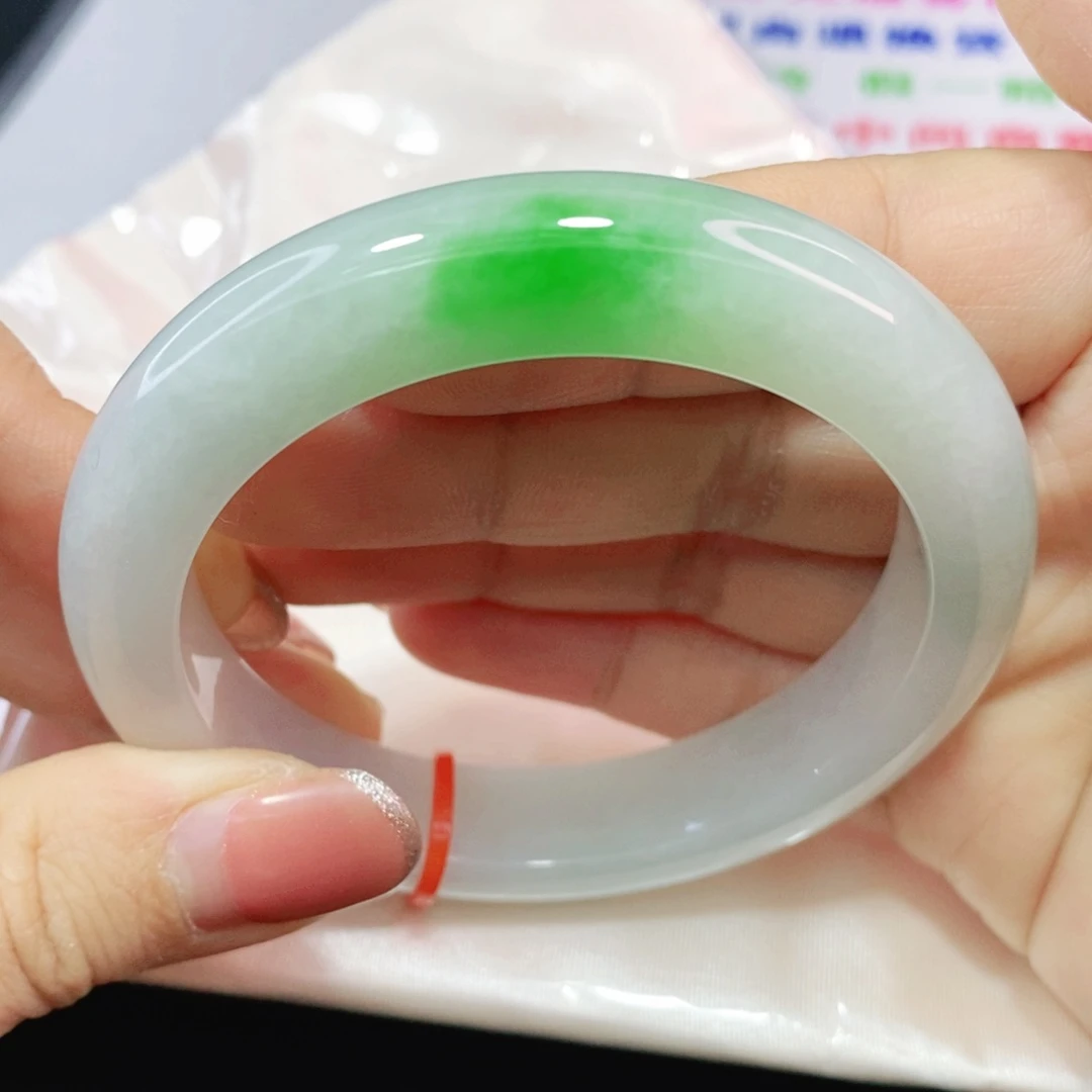 未镶嵌手镯翡翠56.6圈一抹绿冰润