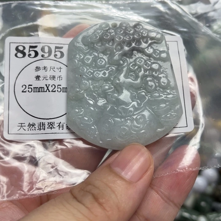 翡翠未镶嵌颈饰8595