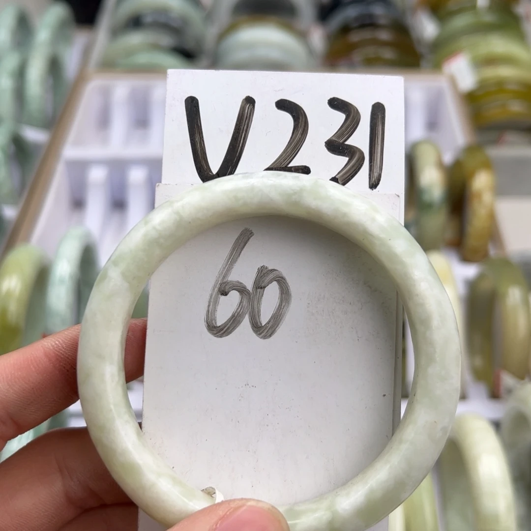 岫玉手镯未镶嵌天然岫玉微瑕