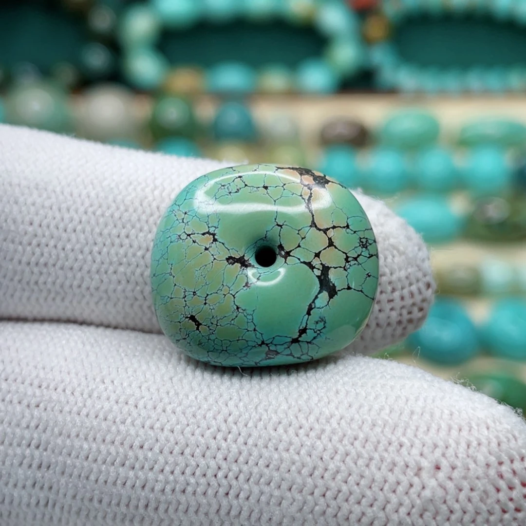 绿松石未镶嵌颈饰