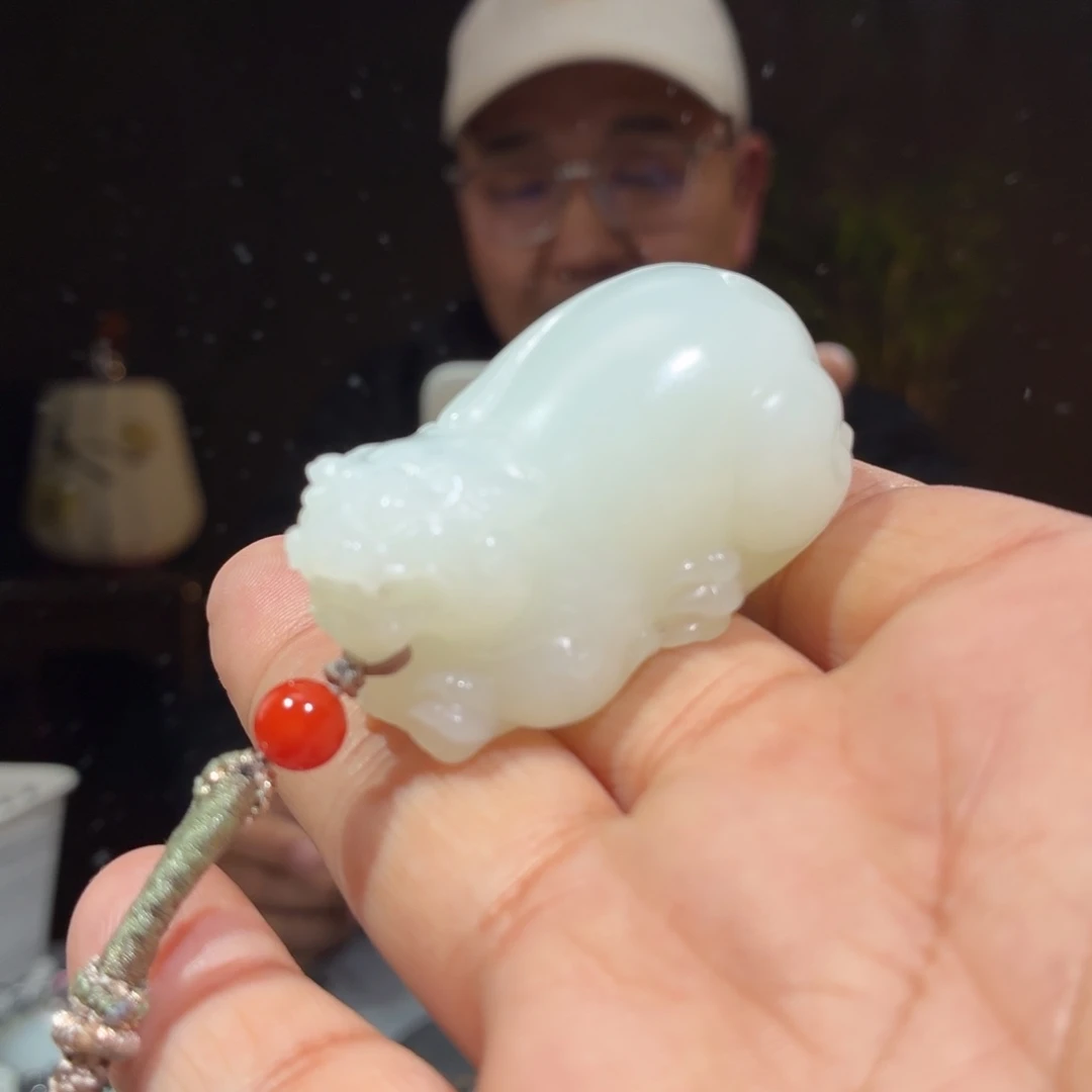 和田玉未镶嵌把件