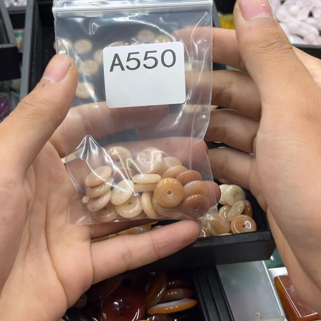 一***藏合金颈饰玛瑙/玉髓