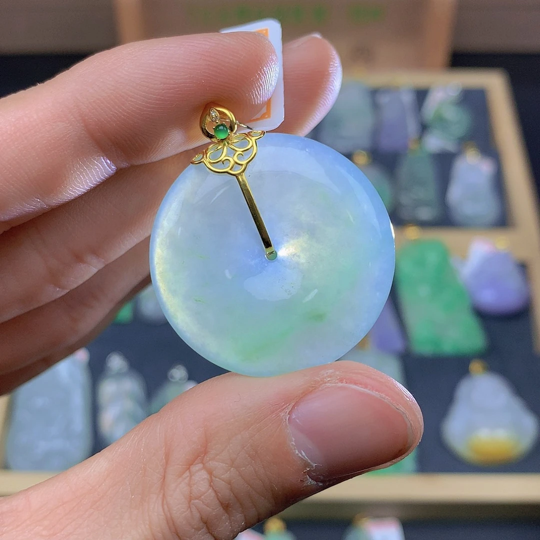 翡翠颈饰18K金镶嵌翡翠