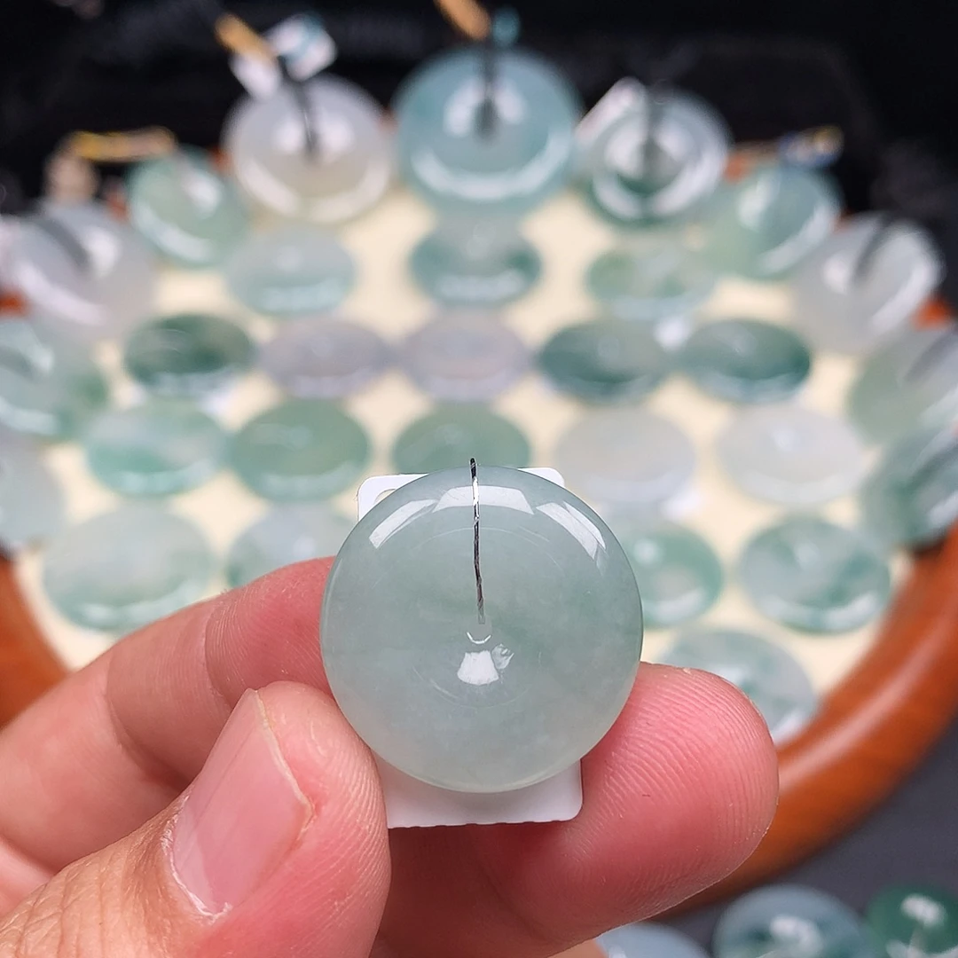 翡翠未镶嵌颈饰22.7-5.6