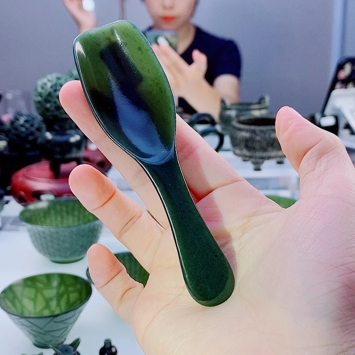未镶嵌和田玉（青玉）把件