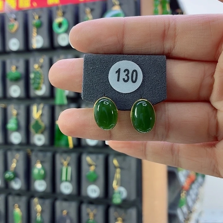 和田玉18K金镶嵌耳饰