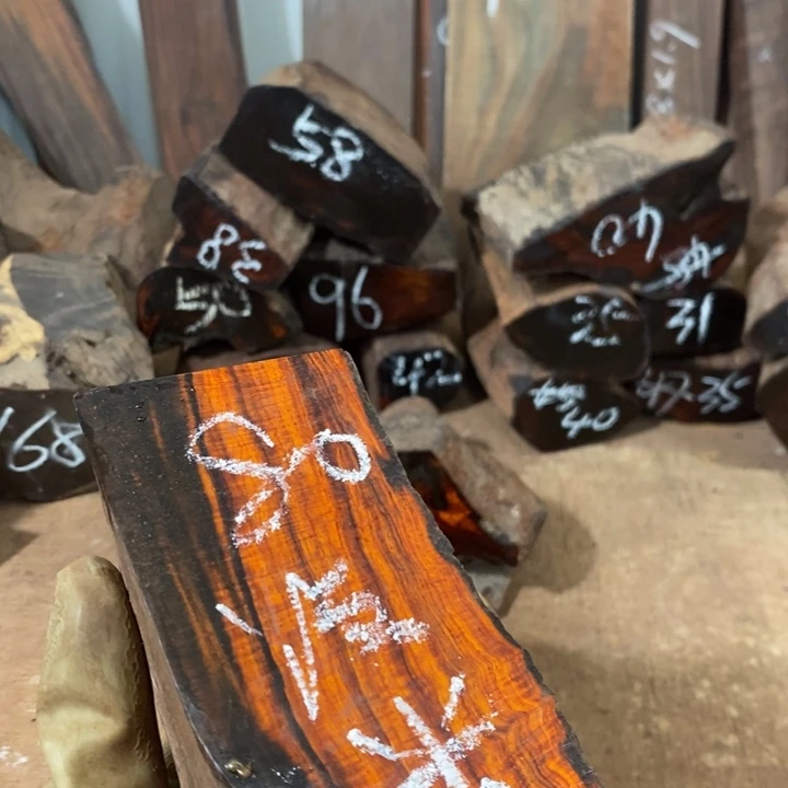 “***”大红酸枝木料808080