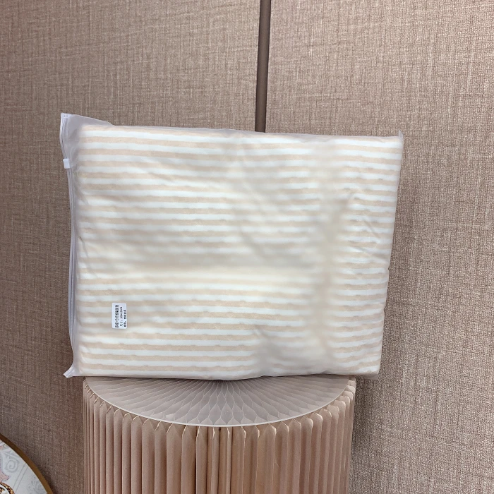 N126孕妇杏色彩棉条纹隔尿垫100*130