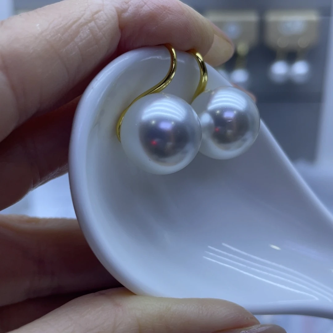 淡水珍珠18K金镶嵌耳饰