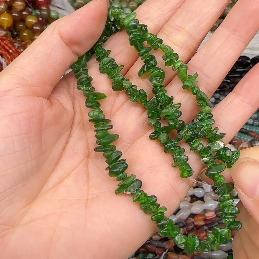 玛瑙/玉髓合金珠宝半成品透辉石4-6mm随形一条