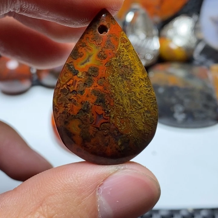 玛瑙/玉髓颈饰未镶嵌