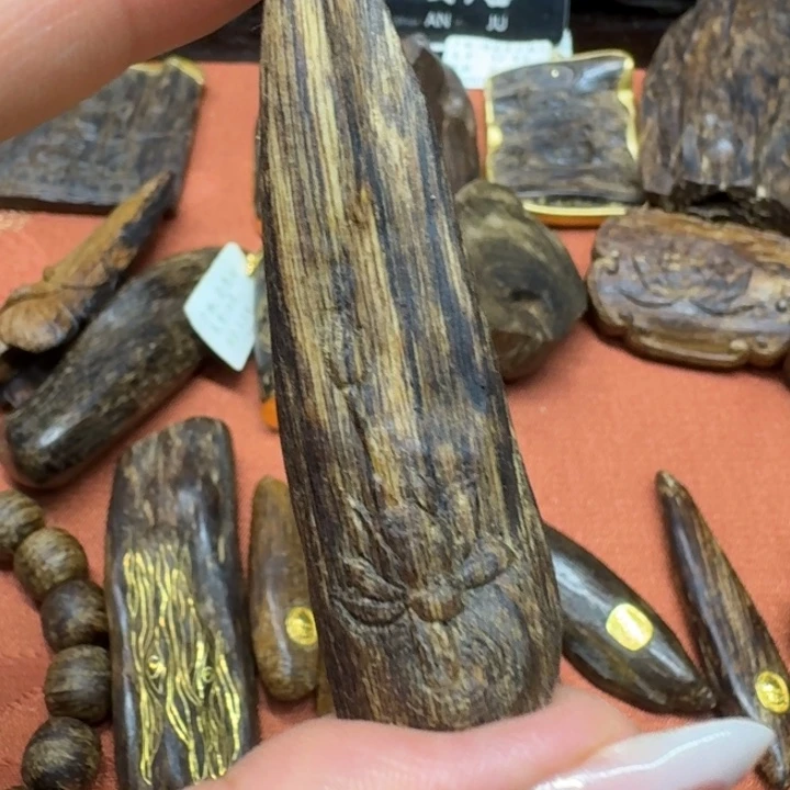 大叶紫檀（黑酸枝木类）
