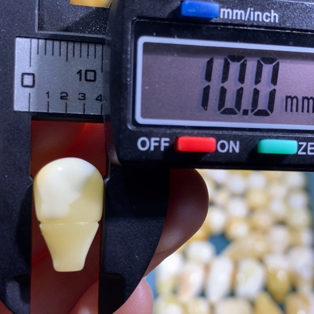 未镶嵌蜜蜡裸石配饰