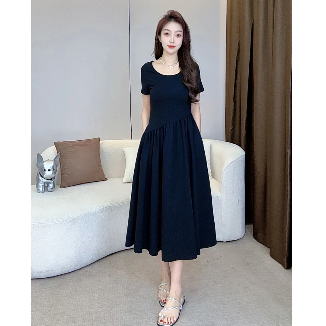 斜边圆领赫本风小黑裙连衣裙女气质黑色夏季高级感显瘦法式长裙
