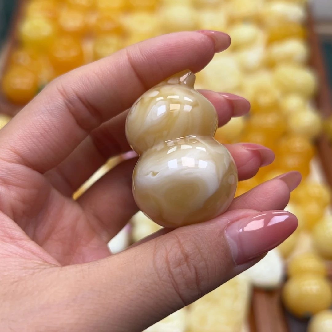 斑****琥珀未镶嵌颈饰蜜蜡