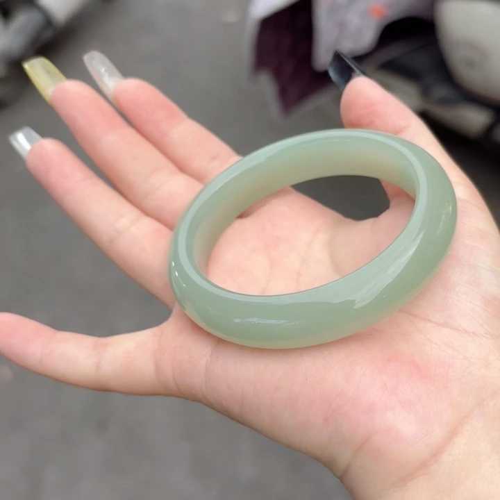 东陵石手镯未镶嵌