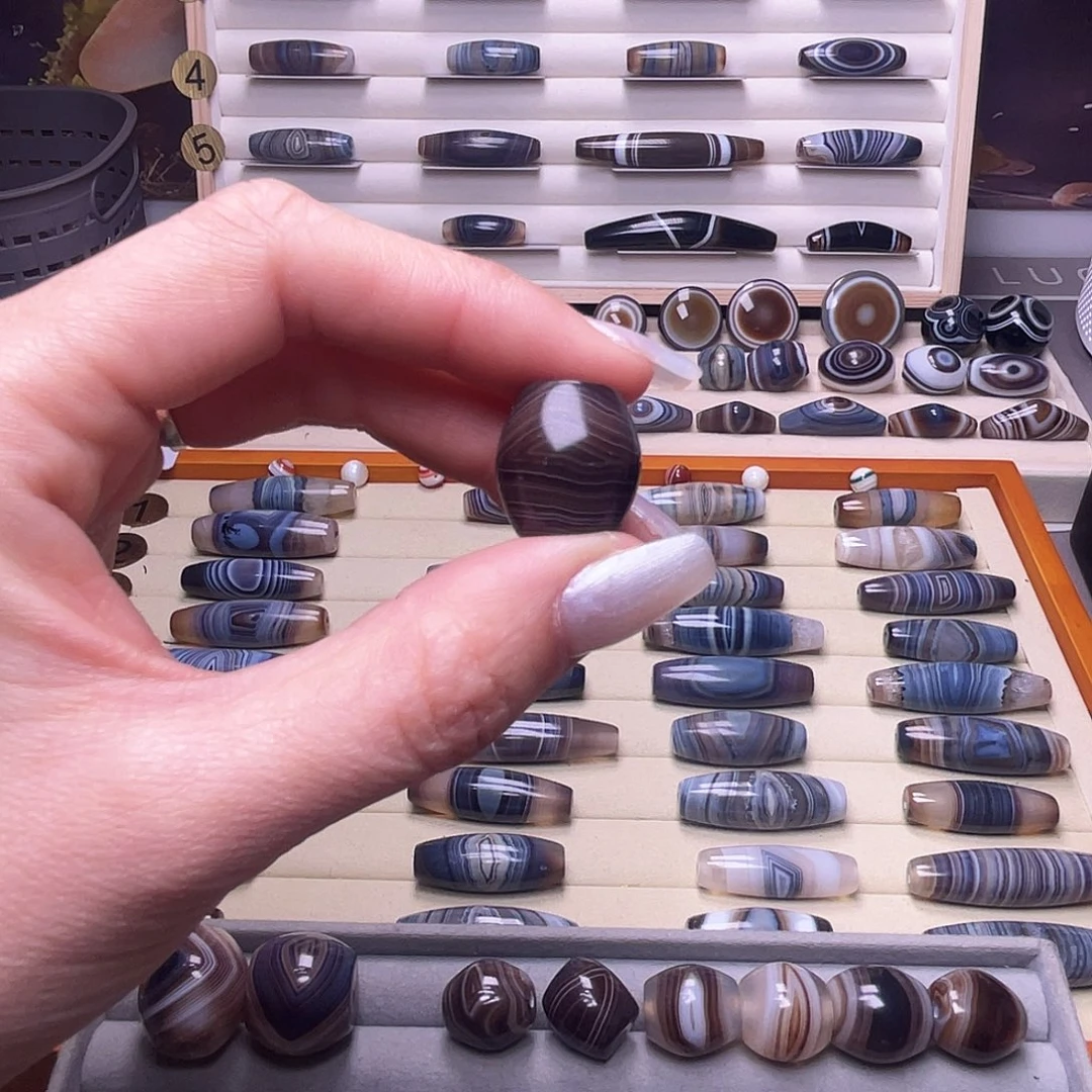 不***人玛瑙/玉髓未镶嵌颈饰