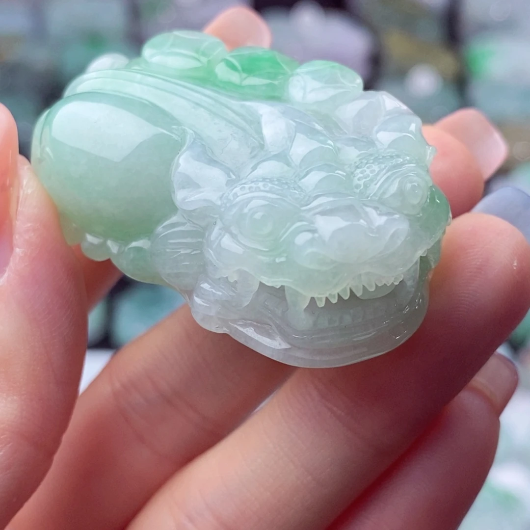 颈饰未镶嵌翡翠天然