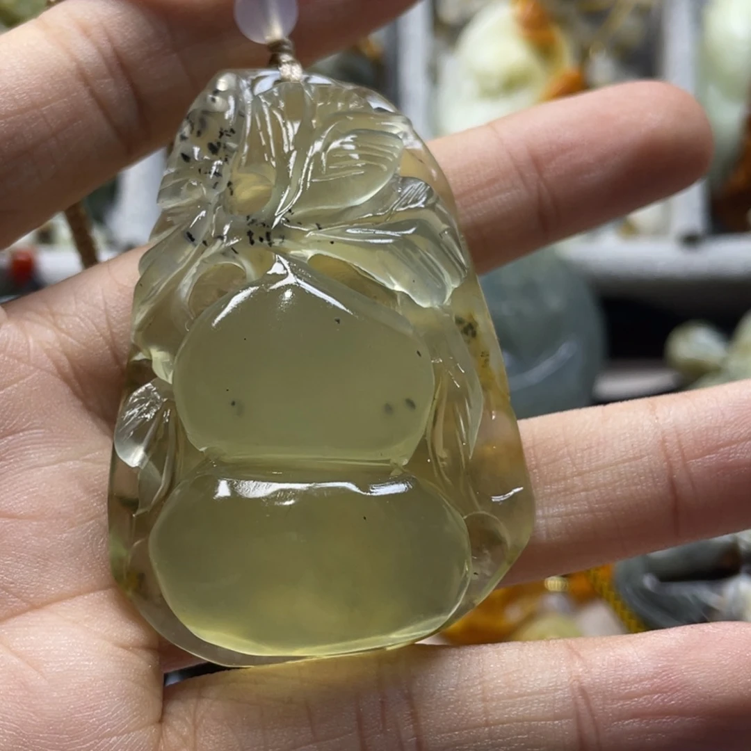 蛇纹石玉颈饰未镶嵌