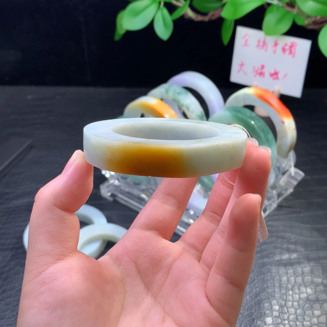 定制翡翠未镶嵌手镯