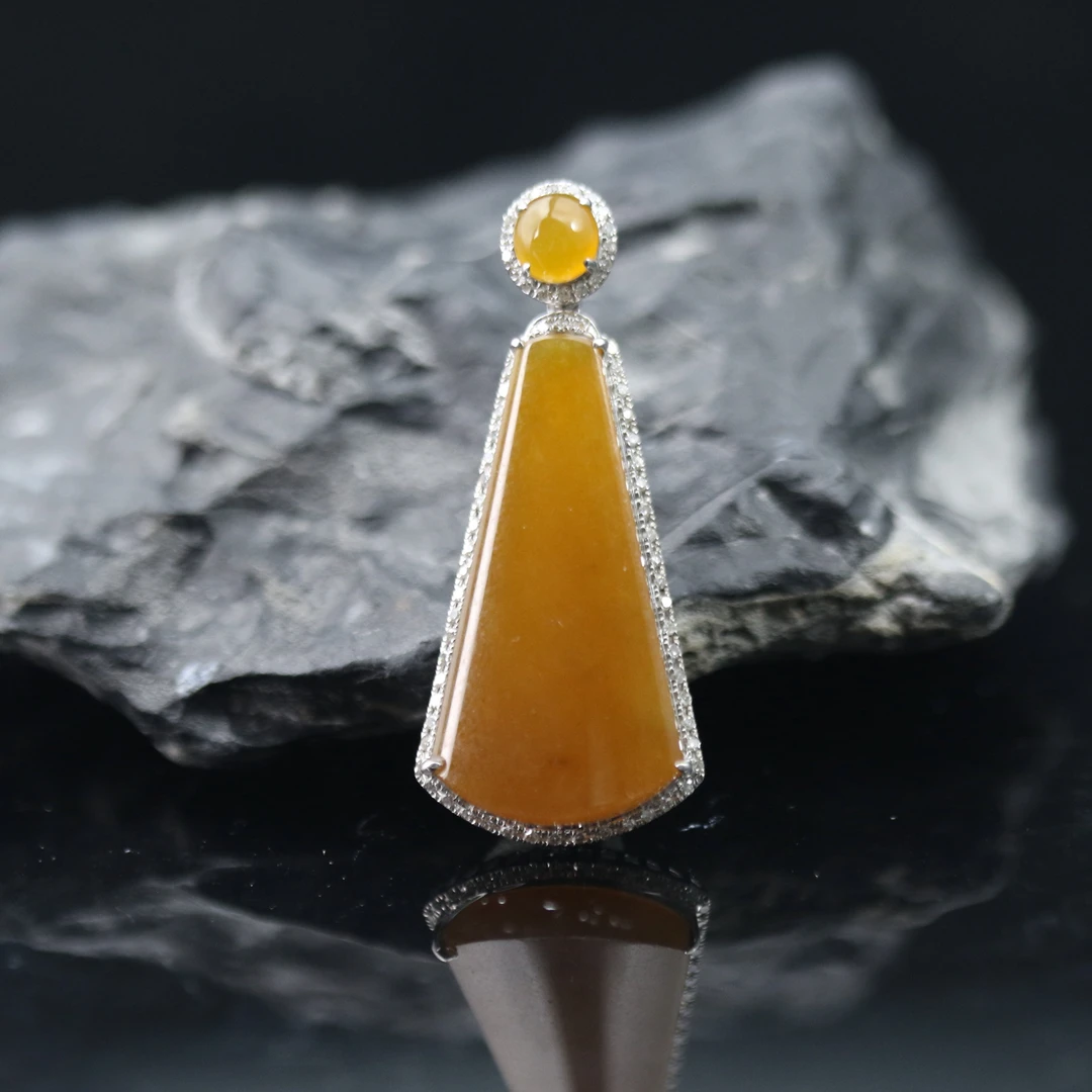 FC33天然缅甸翡翠A货18k黄翡吊坠/300021/保利厦门拍卖