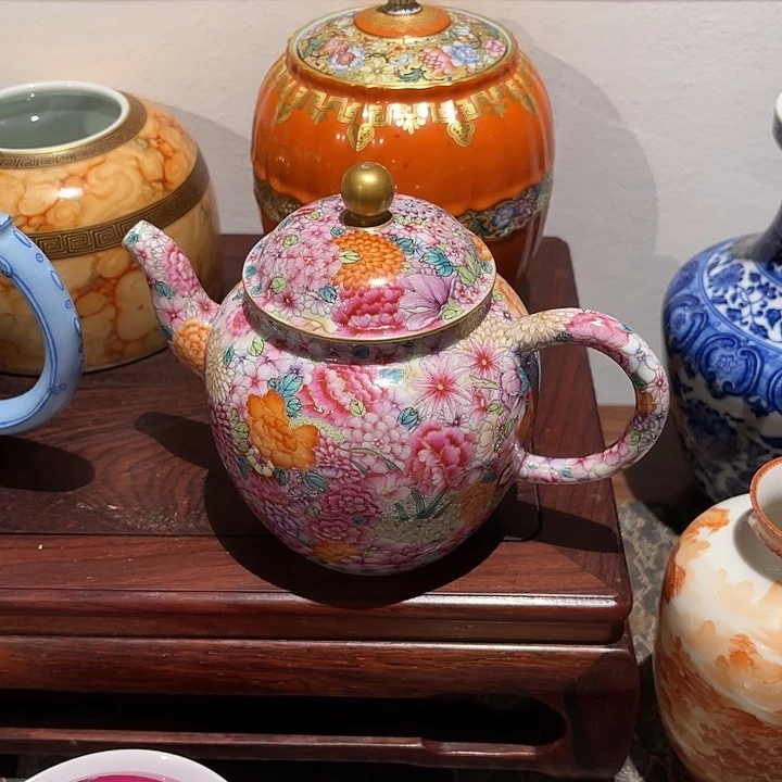 小***子精品陶瓷传世收藏