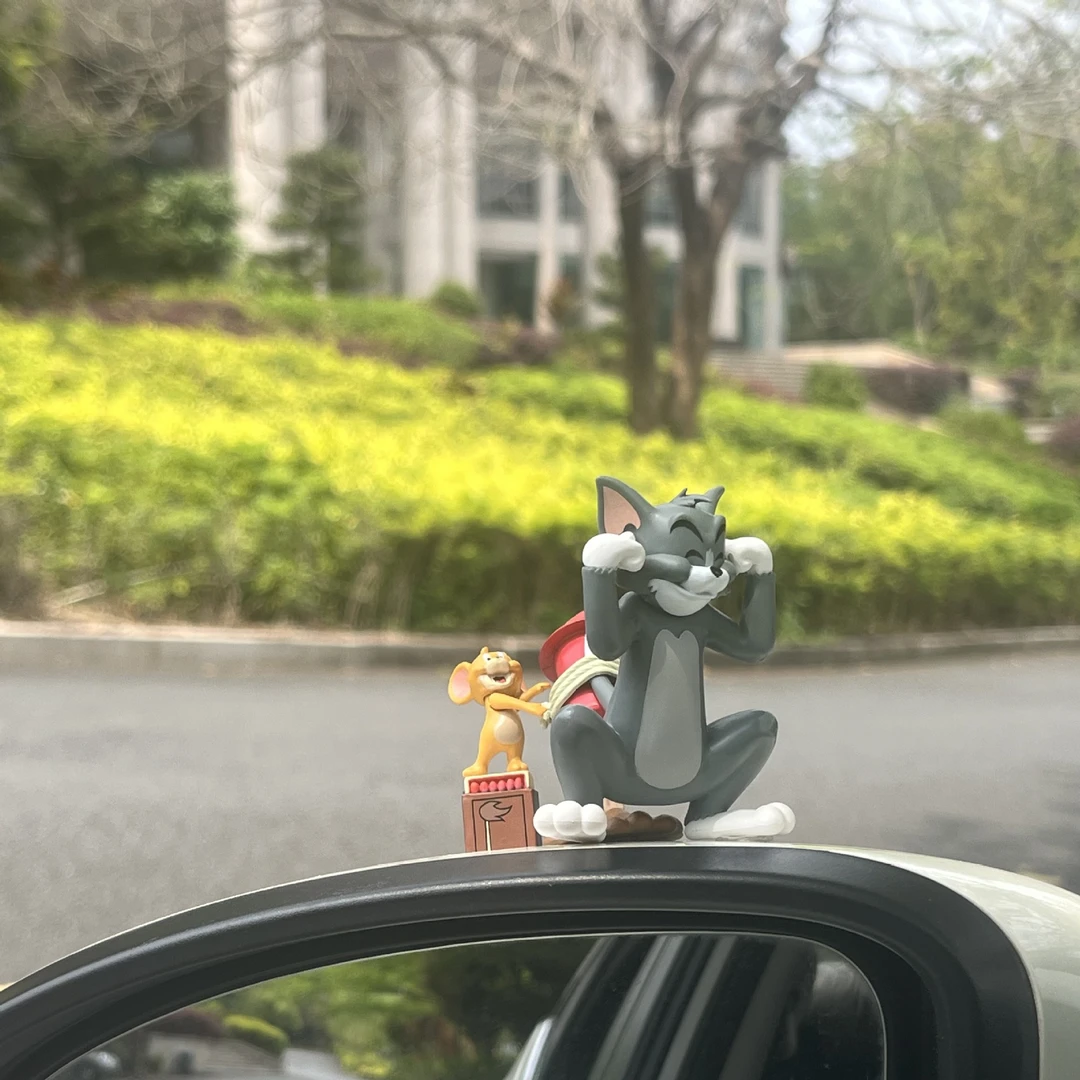 创意车载摆件小人和车老鼠汤姆杰瑞车载摆件车内装饰品