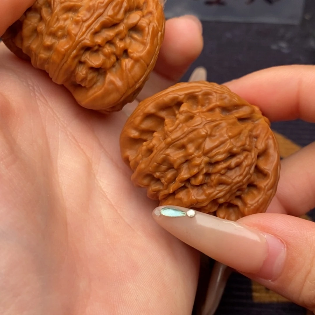 R***.文玩核桃把件白狮子