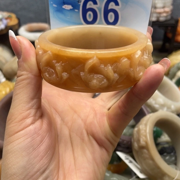 石英岩玉未镶嵌手镯