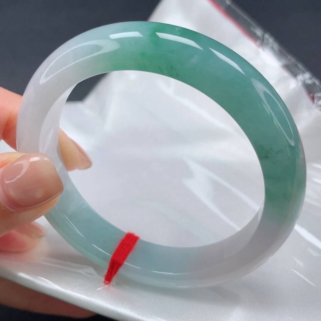 翡翠手镯未镶嵌，46号