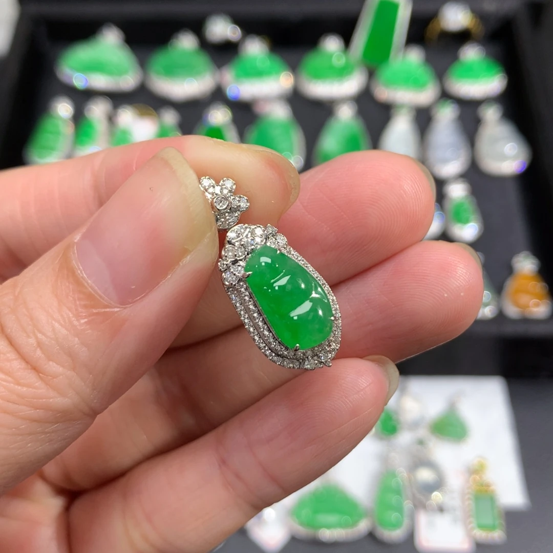 翡翠18K金镶嵌吊坠(不含链)