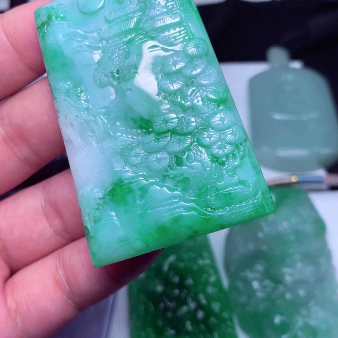 翡翠未镶嵌颈饰天然A货翡翠