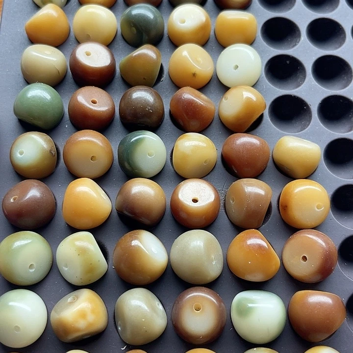 白玉菩提吊坠瑕疵13蒜瓣55