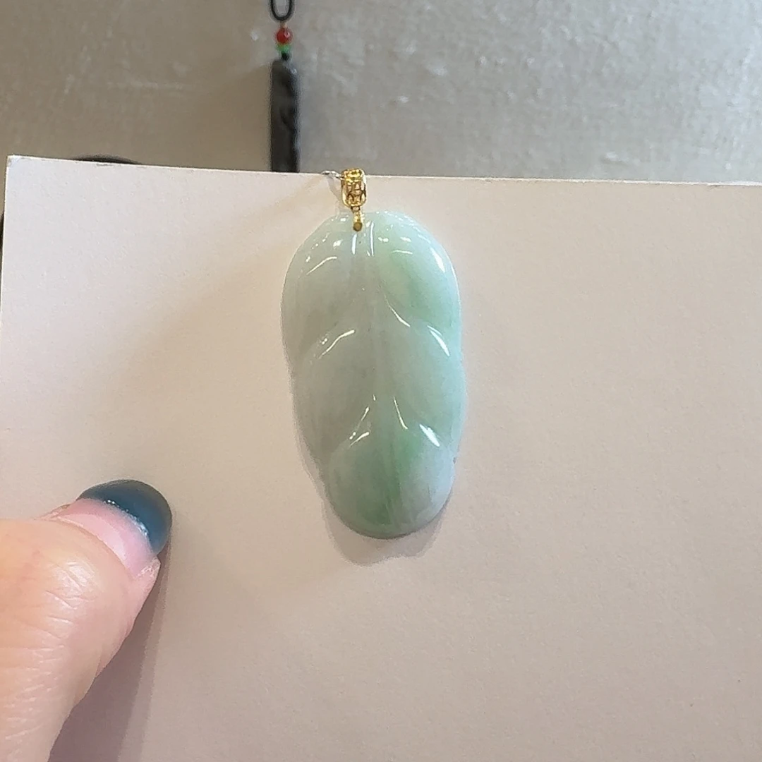 小***林翡翠18K金镶嵌颈饰叶子mq
