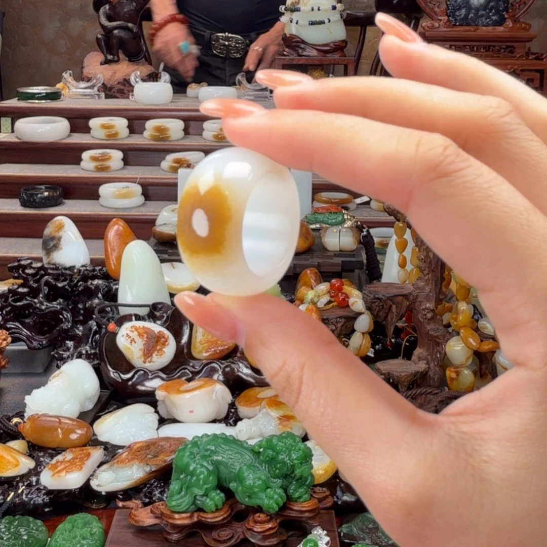 用***6和田玉（糖玉）戒指未镶嵌