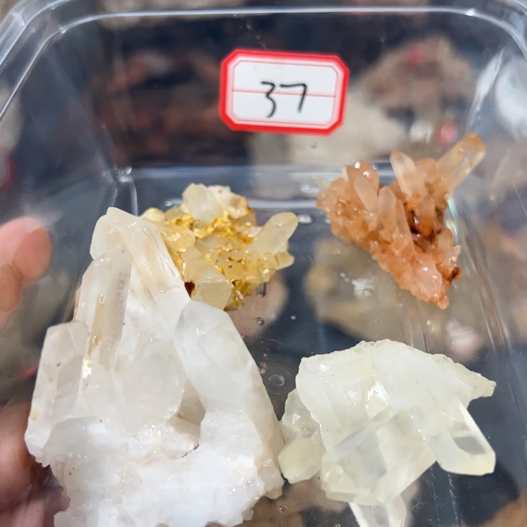 L***子水晶未镶嵌珠宝半成品