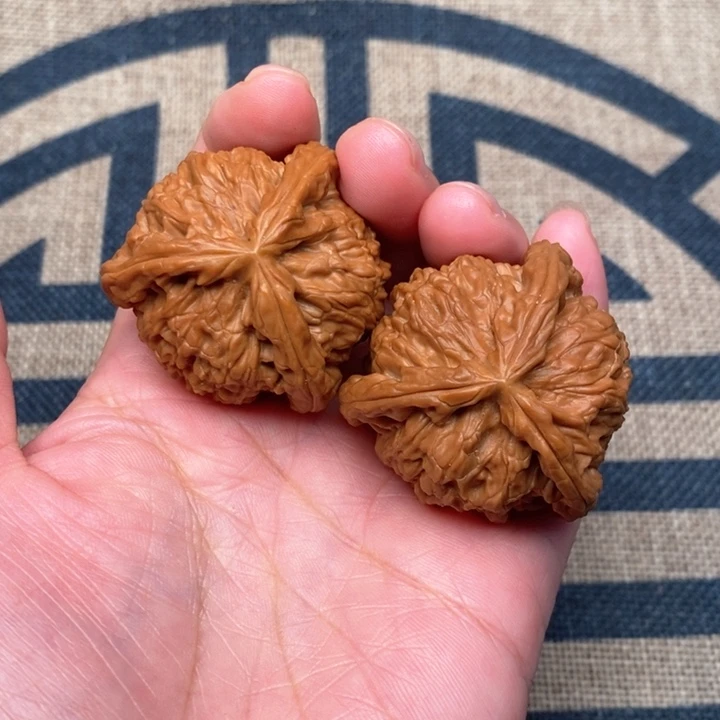 吊坠文玩核桃月****猪