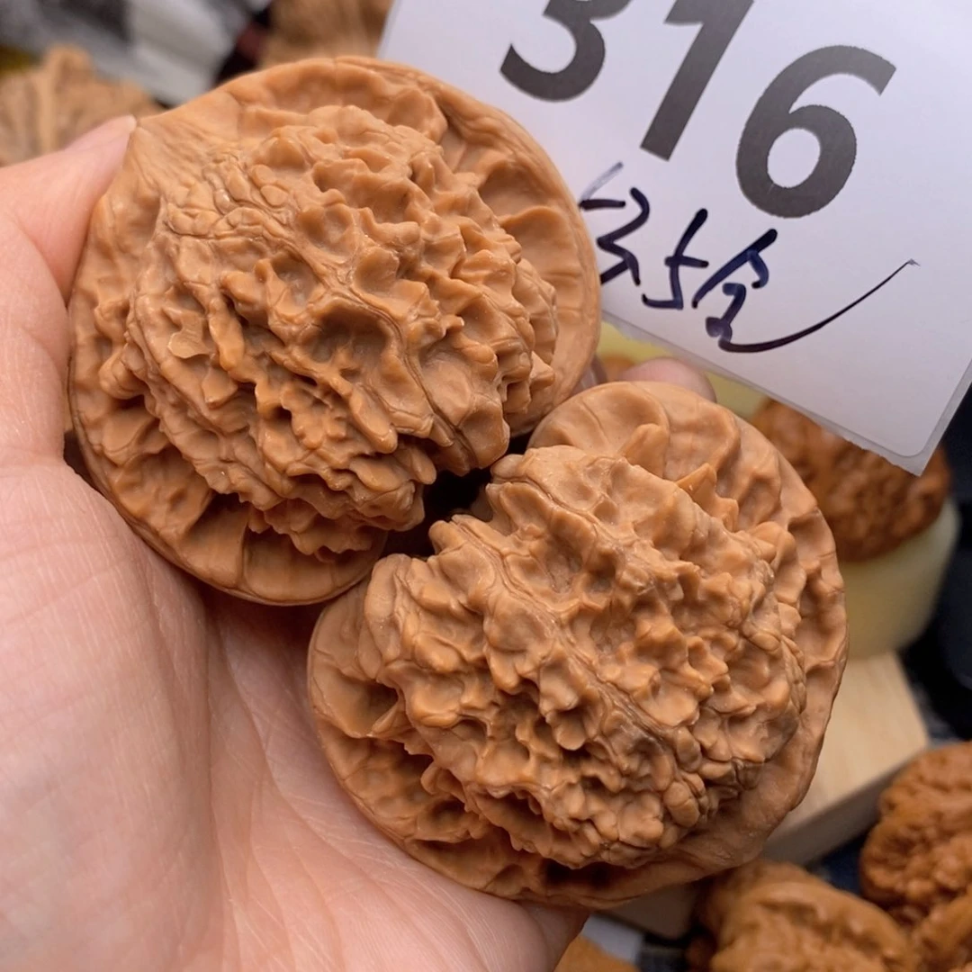 文玩核桃把件316号线53.5全帽