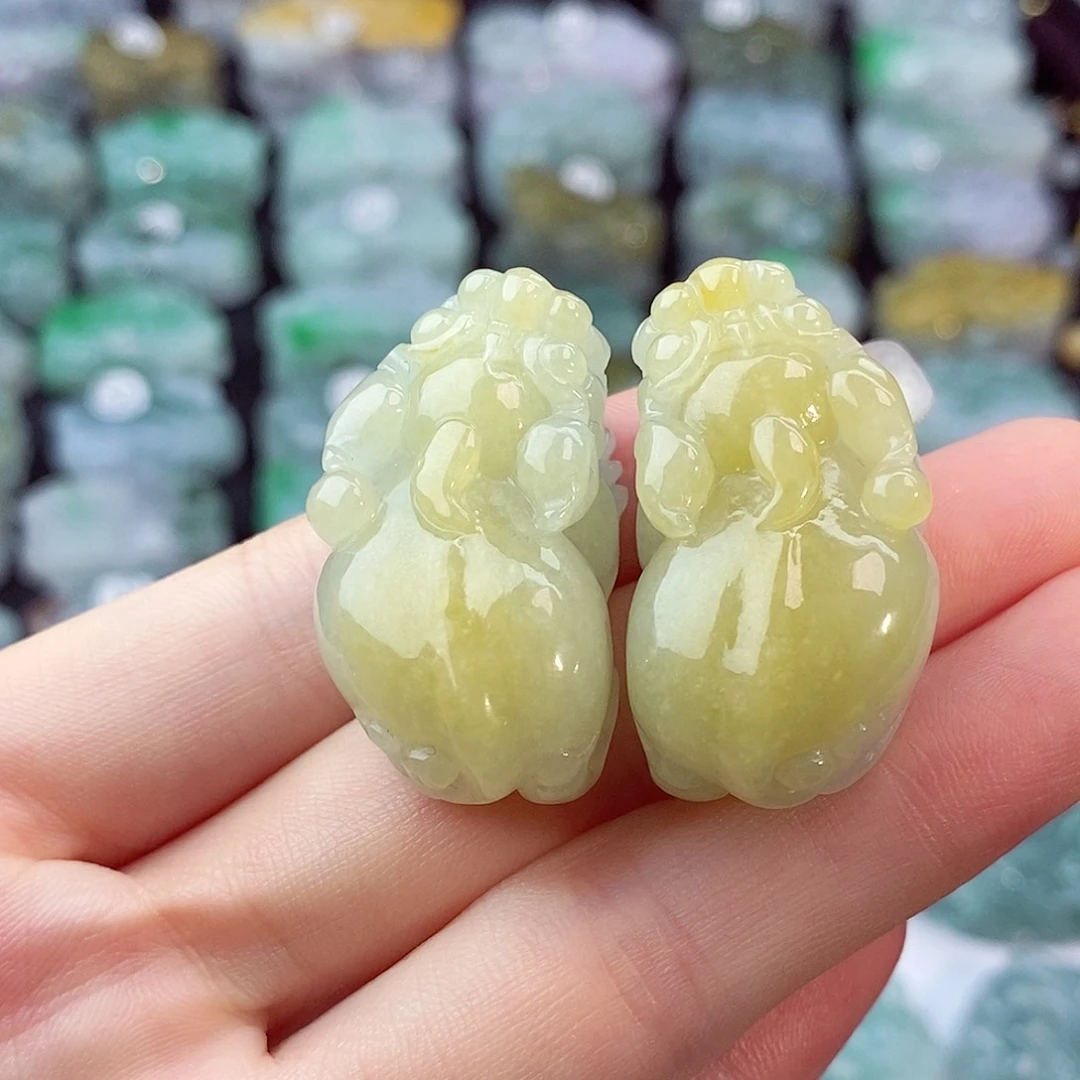 颈饰未镶嵌翡翠天然