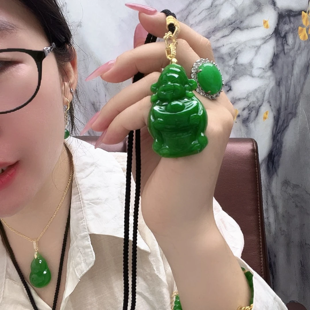 翡翠未镶嵌颈饰人工
