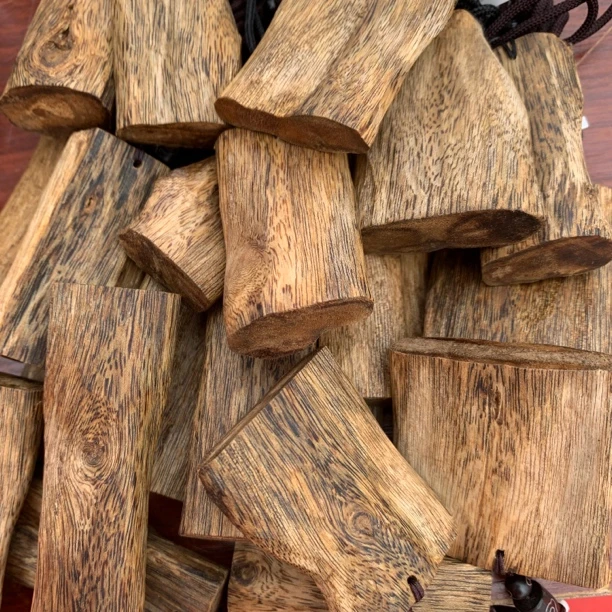 【中国好沉香】棋楠沉香乌身圆叶老料素牌块料多样性发一个