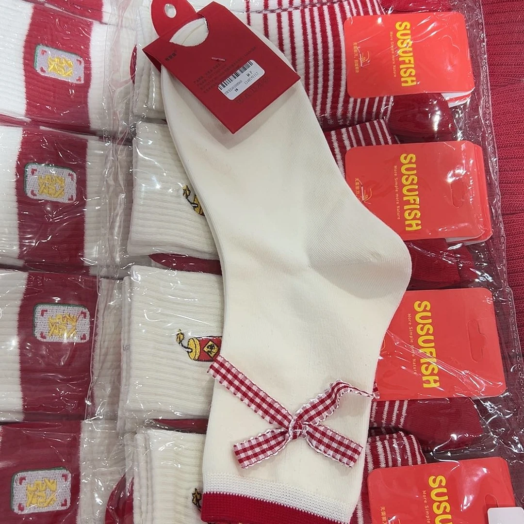 布艺铁合金红袜子