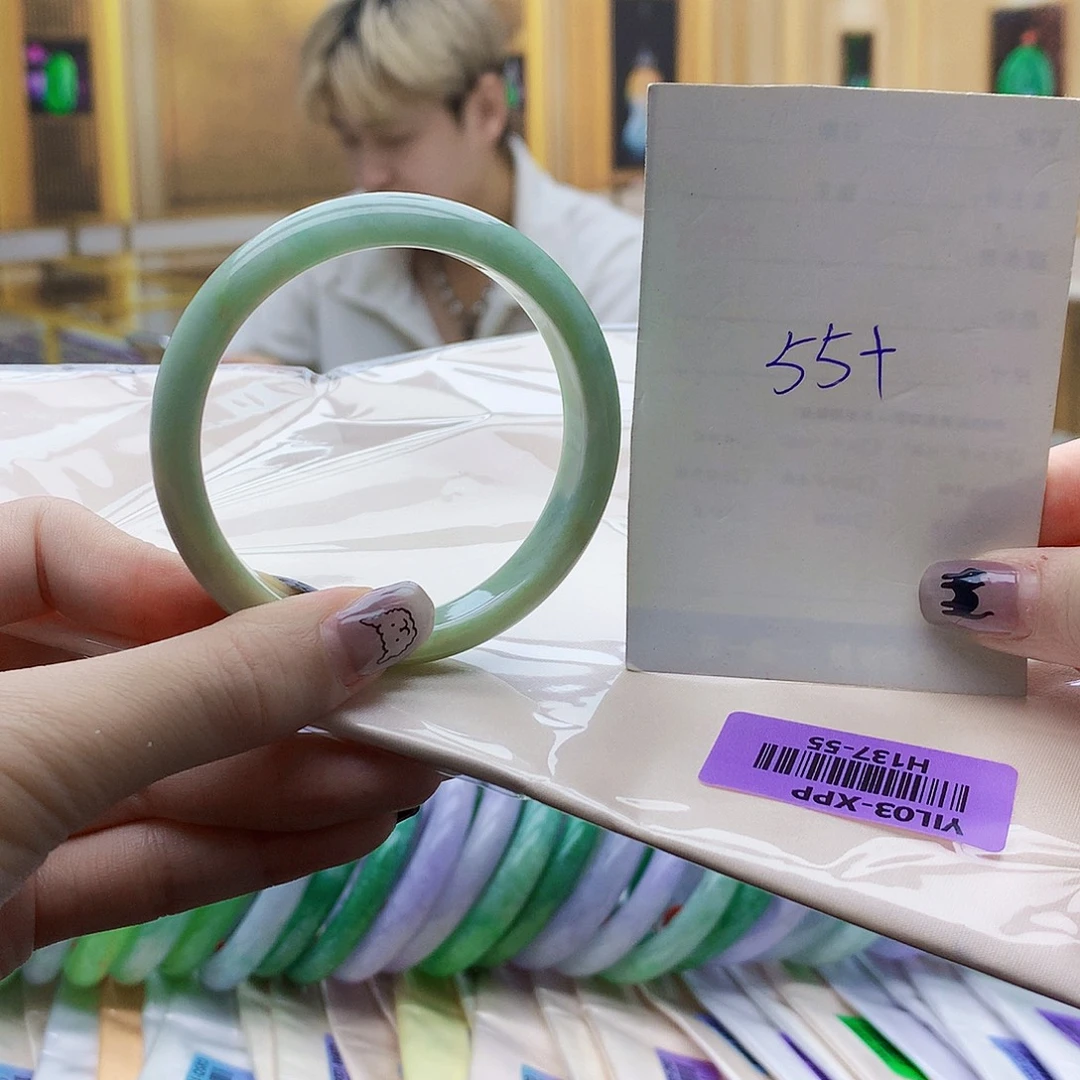 翡翠未镶嵌手镯hjj